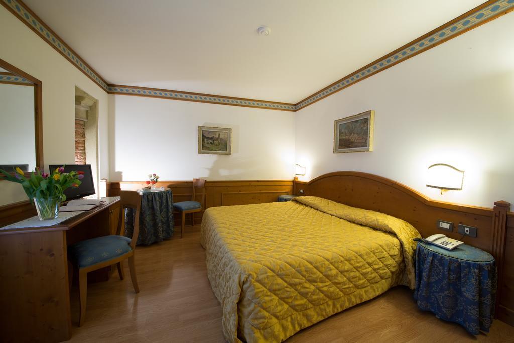 Hotel Locanda Al Pomo D'Oro Cividale Del Friuli Room photo